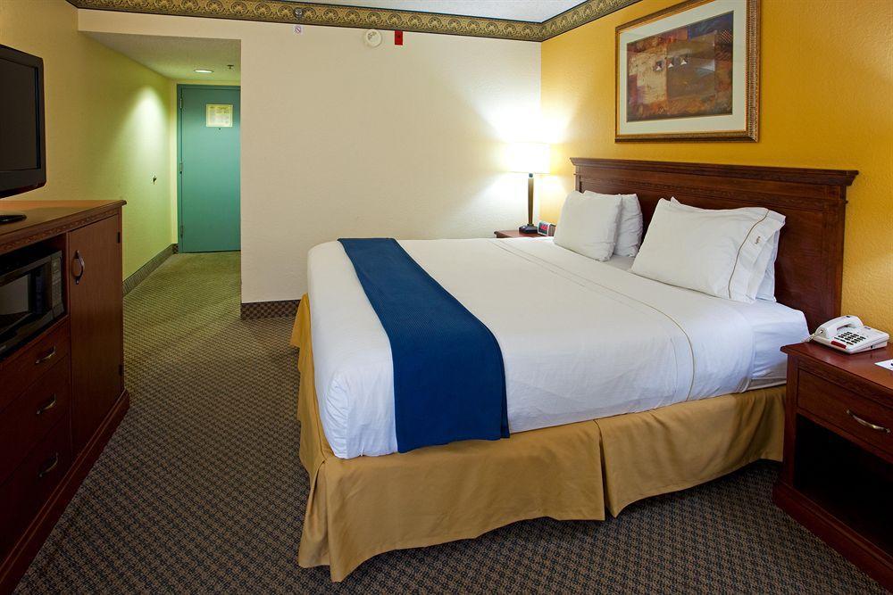 Holiday Inn Express Hotel & Suites Jacksonville-South By Ihg Exterior foto